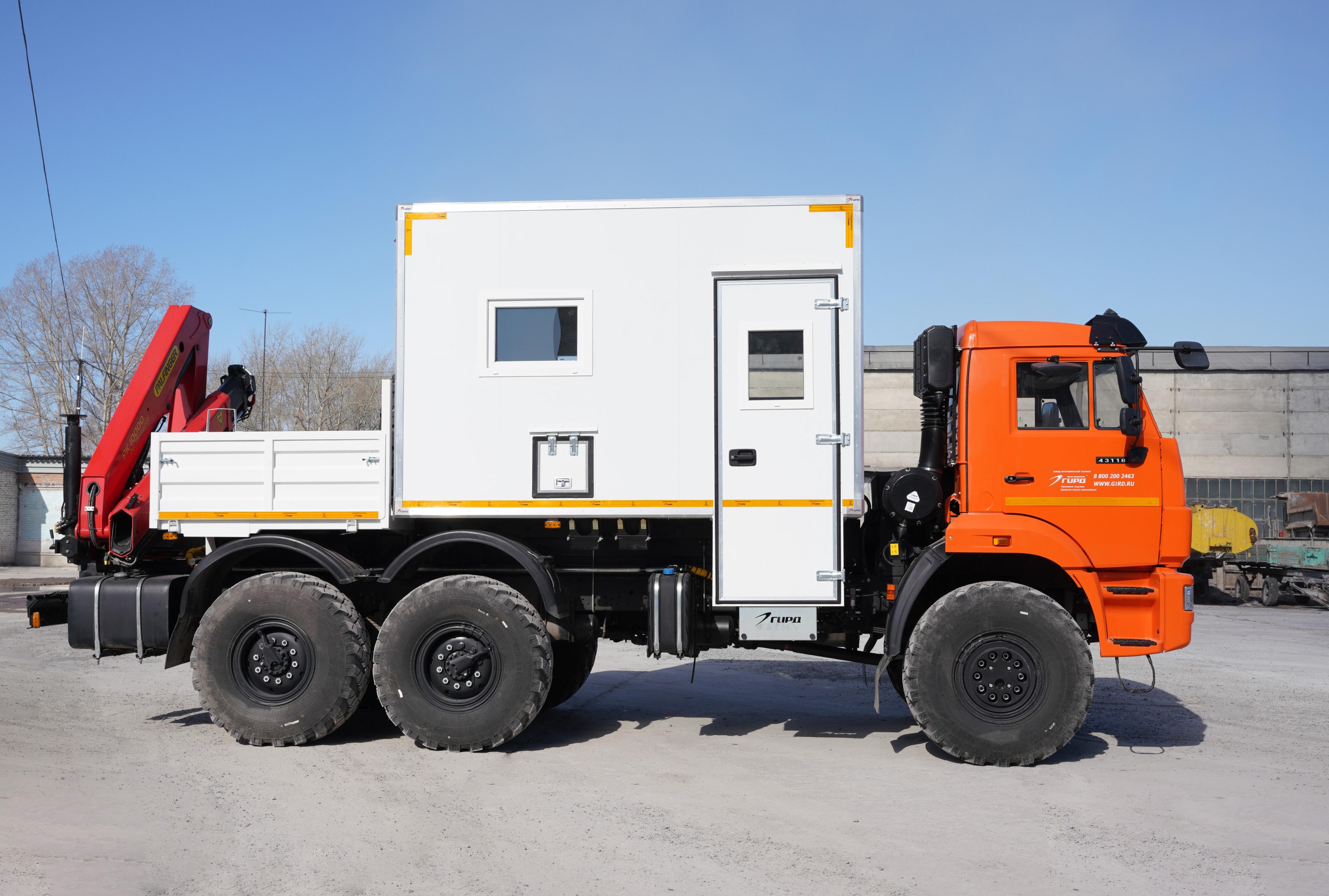 Новый спецавтомобиль на базе КамАЗ пополнил автопарк Топкинского цементного  завода